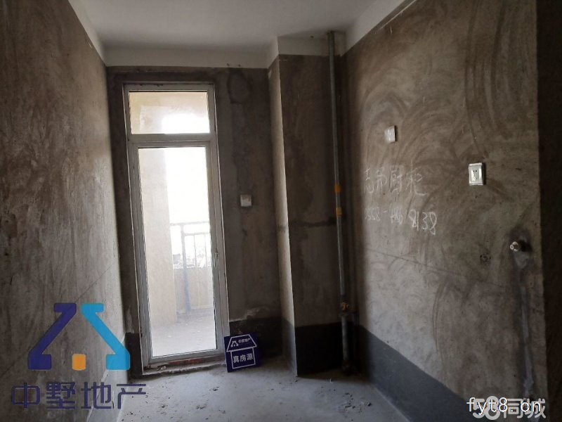 东一小学,大润发,新市医院,高档小区户型采光好,急用钱诚心出